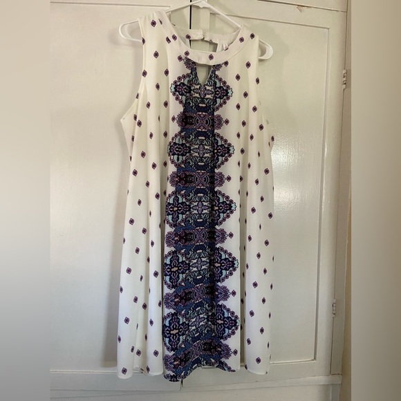 Exhilaration Sleeveless dress. Cream & Purple - Picture 3 of 5